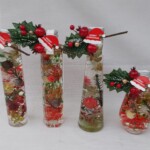 サンタの帽子とクリスマスらしい飾りがワンポイントのハーバリウム。