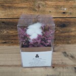 綿花などカラフルなドライフラワーを使ったスワッグがクリアケースに入った商品。 ボリューム満点です。