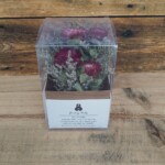 綿花などカラフルなドライフラワーを使ったスワッグがクリアケースに入った商品。 ボリューム満点です。