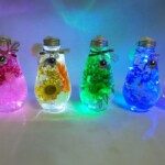 ボリューム感たっぷりの、ビンの中から光るハーバリウム。 癒しを与えてくれる商品です。