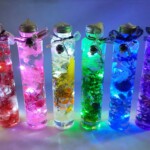 ボリューム感たっぷりの、ビンの中から光るハーバリウム。 癒しを与えてくれる商品です。