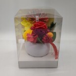 お正月らしく松や南天などをあしらったソープフラワー。どこにでも置けて手間いらず。