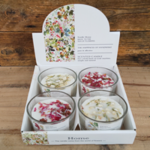 香りが楽しめるアロマキャンドル。1つのキャンドルで2つの香りがお楽しみいただけます。